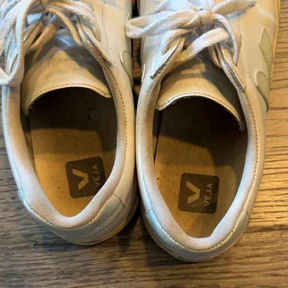 Veja womens Cream and White Sneakers - Picture 4 of 8